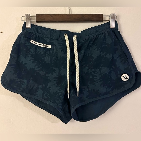 Vuori Pants - Vuori Women’s Tavi Short - Indigo Palm Small